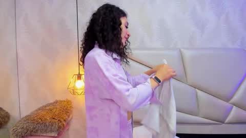 Laurent online show from 3, 12, 2025