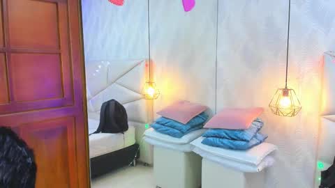 Laurent online show from 11, 1, 2026