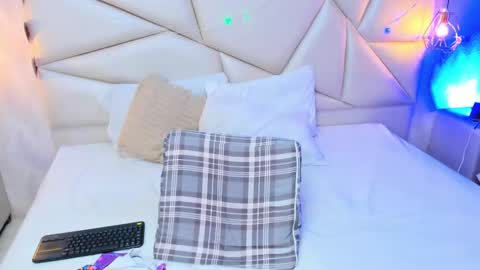 Laurent online show from 12, 2, 2026