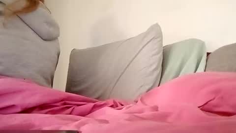 lauriehotxxx online show from 15, 11, 2025