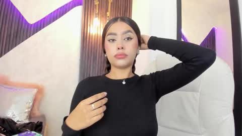 Snapshot of laurin_clauz chatting on 8, 10, 2025 Lau online show from 8, 10, 2025