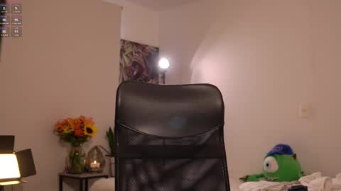 Snapshot of laurita_4 chatting on 11, 2, 2025 laurita_4 online show from 11, 2, 2025