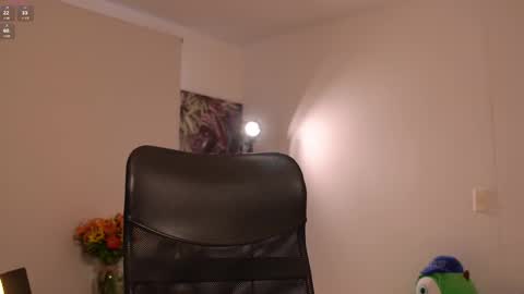 Snapshot of laurita_4 chatting on 13, 2, 2025 laurita_4 online show from 13, 2, 2025