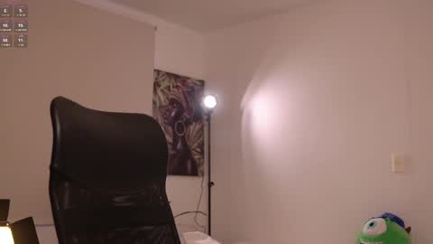 Snapshot of laurita_4 chatting on 19, 2, 2025 laurita_4 online show from 19, 2, 2025