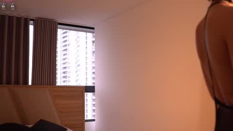 Snapshot of laurita_4 chatting on 25, 10, 2025 laurita_4 online show from 25, 10, 2025