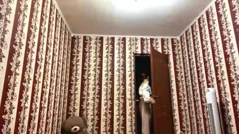 Snapshot of laurynwaltenbaugh chatting on 18, 10, 2025 La online show from 18, 10, 2025