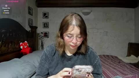 Snapshot of lay_lah chatting on 2, 2, 2026 laylaah online show from 2, 2, 2026