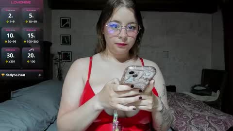 Snapshot of lay_lah chatting on 3, 2, 2026 laylaah online show from 3, 2, 2026