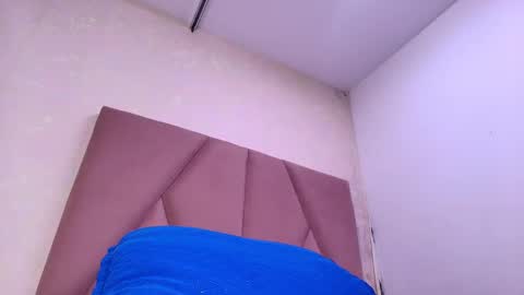 Lay Madison  online show from 19, 9, 2025