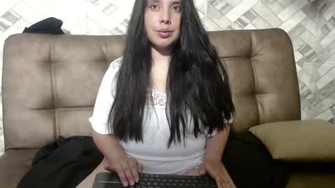 Laya seduce online show from 12, 1, 2026