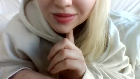 Snapshot of layannalea chatting on 11, 12, 2024 layannalea online show from 11, 12, 2024