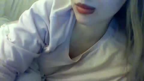 Snapshot of layannalea chatting on 8, 1, 2025 layannalea online show from 8, 1, 2025