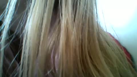 Snapshot of layannalea chatting on 4, 3, 2025 layannalea online show from 4, 3, 2025