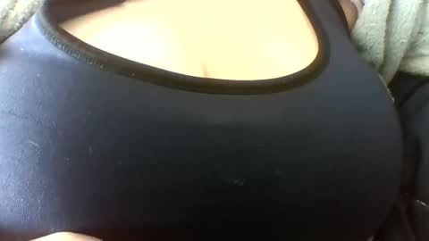 Snapshot of layannalea chatting on 4, 5, 2026 layannalea online show from 4, 5, 2026