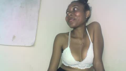 Snapshot of layannek chatting on 18, 9, 2025 layannek online show from 18, 9, 2025