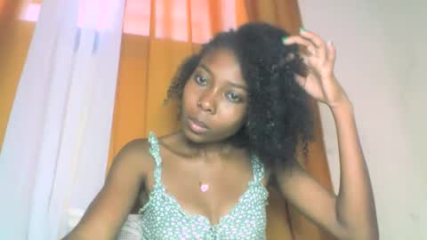 layannek online show from 13, 10, 2025