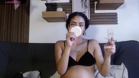 Layla online show from 20, 2, 2026