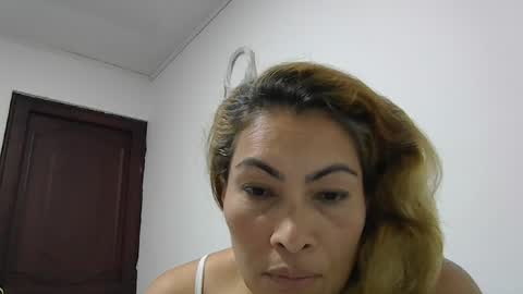 layla_astrum online show from 8, 5, 2026