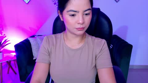 Snapshot of layla_breezee_ chatting on 6, 5, 2026 Layla Breezee online show from 6, 5, 2026