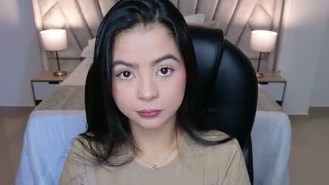 Snapshot of layla_breezee_ chatting on 6, 7, 2026 Layla Breezee online show from 6, 7, 2026