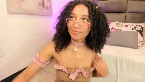 layla_clarke online show from 19, 9, 2025