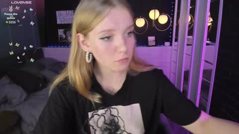 Snapshot of layla_glam chatting on 20, 9, 2025 layla_glam online show from 20, 9, 2025
