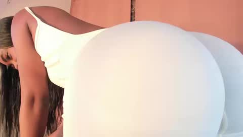 Snapshot of laylacarteer chatting on 24, 9, 2025 LAYLA online show from 24, 9, 2025