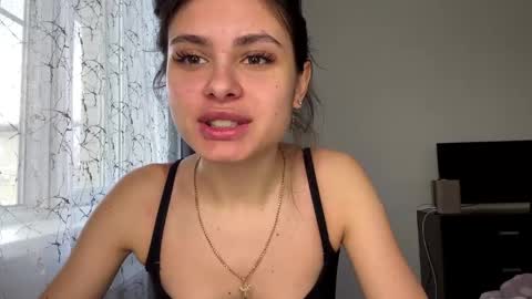 Snapshot of laylachinskey chatting on 18, 5, 2026 Rose online show from 18, 5, 2026