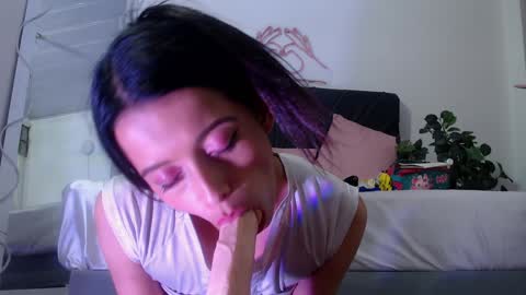 Snapshot of laylafoxy_tay chatting on 20, 1, 2025 laylafoxy_tay online show from 20, 1, 2025
