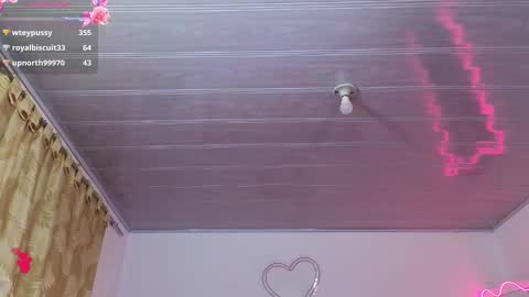 Snapshot of laylafoxy_tay chatting on 10, 3, 2025 laylafoxy_tay online show from 10, 3, 2025