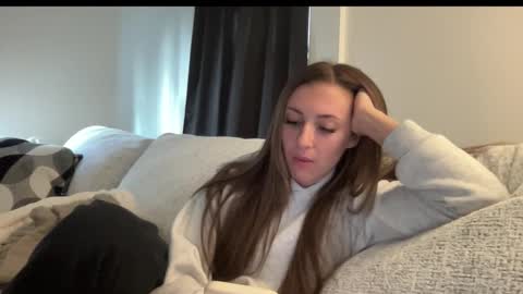 laylahlaylah1 online show from 6, 11, 2025