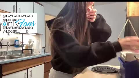 laylahlaylah1 online show from 21, 12, 2025