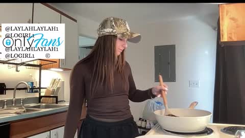 laylahlaylah1 online show from 13, 1, 2026