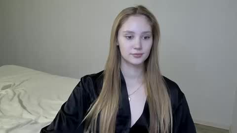 LaylaPretty001 online show from 7, 1, 2025