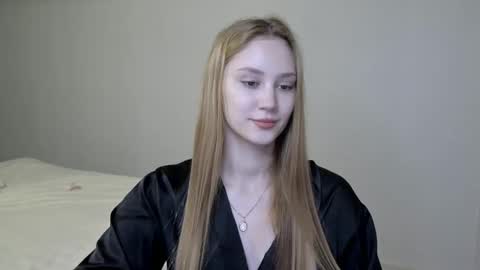 LaylaPretty001 online show from 8, 1, 2025
