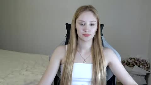 LaylaPretty001 online show from 19, 2, 2025