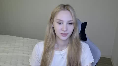 LaylaPretty001 online show from 8, 11, 2025