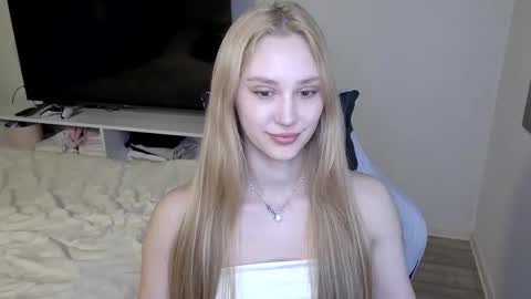 LaylaPretty001 online show from 12, 3, 2026