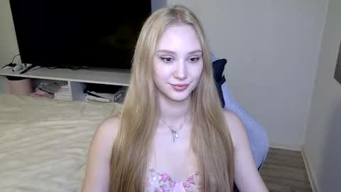 LaylaPretty001 online show from 13, 3, 2026