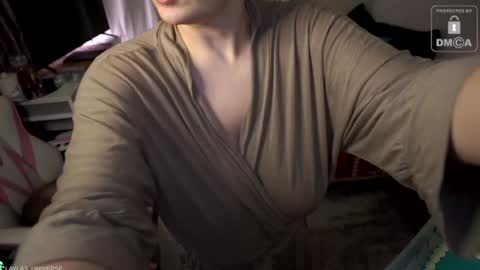 Layla Universe online show from 31, 1, 2025