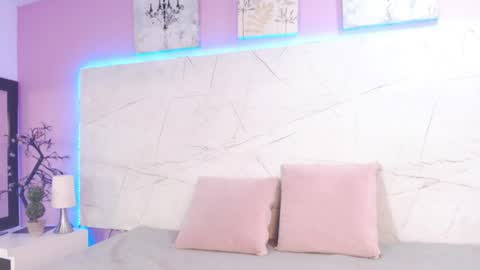 Layla Taylor online show from 10, 4, 2026