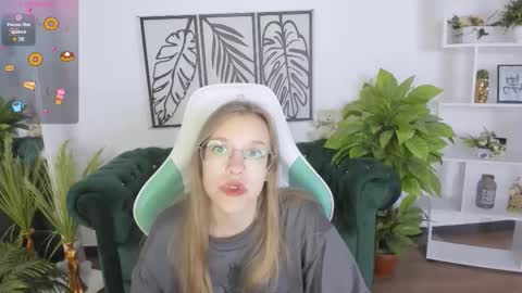 layriantavee online show from 18, 9, 2025