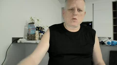 Snapshot of lazypete1231 chatting on 3, 4, 2026 lazypete1231 online show from 3, 4, 2026