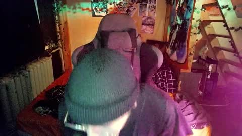 Snapshot of lblcblxep chatting on 19, 10, 2025 Tora online show from 19, 10, 2025