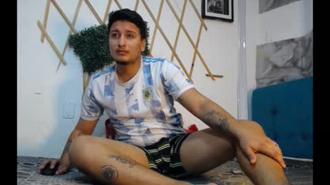 Snapshot of le_petit_princeb612 chatting on 1, 11, 2025 andres online show from 1, 11, 2025