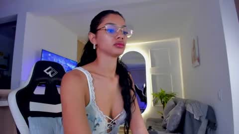 Snapshot of leah_cute3 chatting on 3, 8, 2026 leah_cute3 online show from 3, 8, 2026