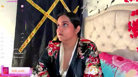 Snapshot of leah_yuah chatting on 18, 10, 2025 AYSHELL online show from 18, 10, 2025