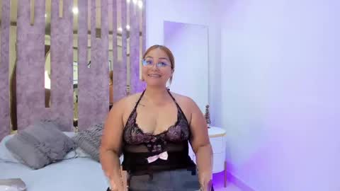 Snapshot of leahbarker chatting on 9, 12, 2024 Leah online show from 9, 12, 2024