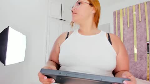 Snapshot of leahbarker chatting on 15, 2, 2025 Leah online show from 15, 2, 2025