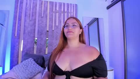 Snapshot of leahbarker chatting on 21, 2, 2025 Leah online show from 21, 2, 2025